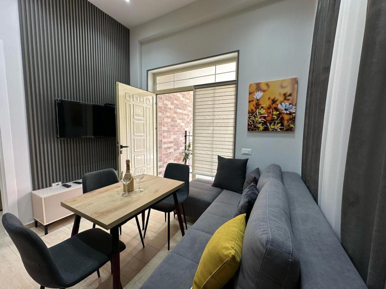 Palm Side Hotel Vlorë 외부 사진